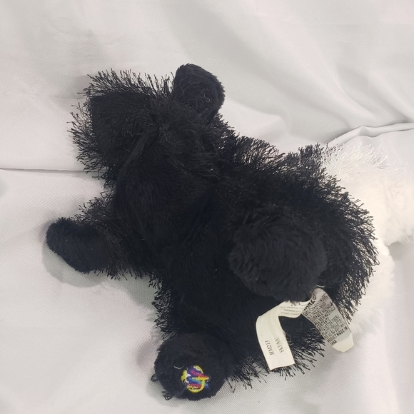 Ganz Webkinz Skunk Fuzzy Plush Stuffed Toy 9 Inch HM213 No Code - Picture 4 of 8
